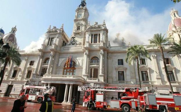 Bomberos Ofrece Valencia Otros El De Trabajo Ayuntamiento A 7qxUw8O